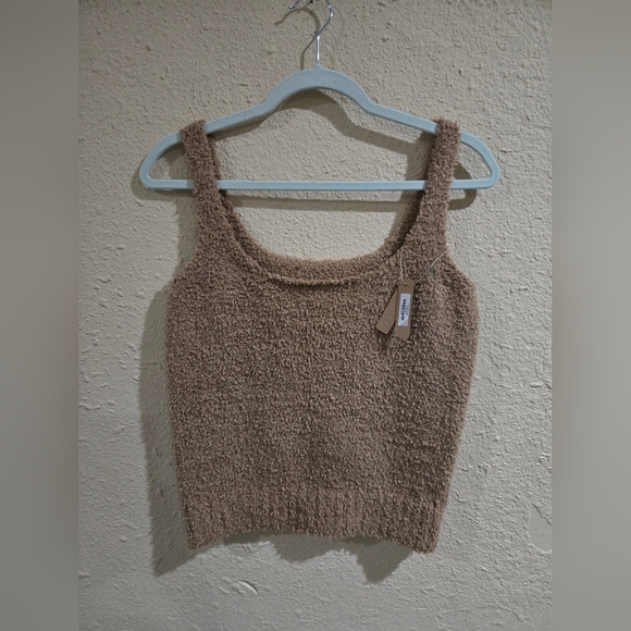 SKIMS Tops - Skims Tan Cropped Sherpa Cozy Knit Tank Top Shirt, Size L/XL